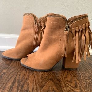 Women’s size 8 booties